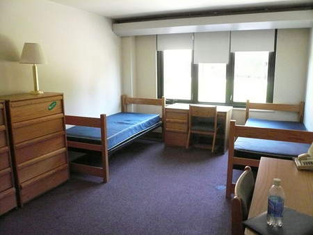 Dorm-Room - NotEnoughGood.com